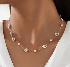 Pearl Chain Short Necklace